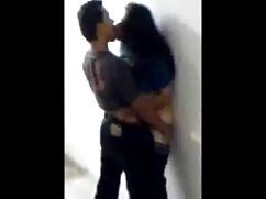 Nesty se couvre les film x porno amateur pieds sexy d'un homme crémeux après une bonne baise