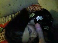 Poussin film coquin gratuit aux cheveux noirs aime sucer