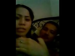 La chaude milf Holly Lace se masturbe video porno tukif gratuit et couche avec un livreur de nourriture