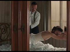 Ariana Aimes montre ses incroyables talents de suceuse et de filmes x retro baise