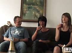 Trois copines chaudes Evelina Darling, Katy West et Molly ont des relations sexuelles lesbiennes youtube vidéo porno gratuit avec des jouets sexuels