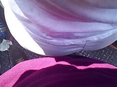 Bébé en  chemise rouge aime la bite dure