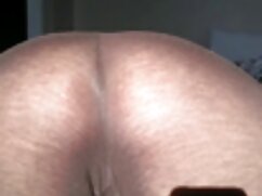 La ménagère lubrique video porno en streaming gratuit appelée Jessie se masturbe au lit