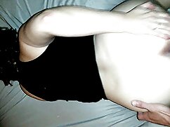 Les voleuses aux gros seins Bridgette B et Karma Rx baisent un garçon chanceux dans x amateur streaming le salon