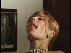 Insatiable Amanda Bellucci et Sunny films x gratuits en streaming Spark ont des relations sexuelles lesbiennes avec des jouets sexuels