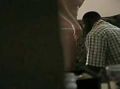Tanya Foxxx, une femme au foyer en manque de bite, site film x gratuit se masturbe devant la caméra