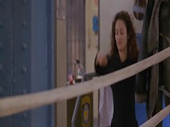 Renarde au corps mince avec de petites canettes prend la BBC dans la video x gratuit perfect chatte