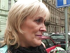 Bombshell Anita Blue  travaille son cul dodu