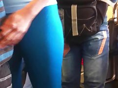 Une fille passionnée streaming vidéo porno a des seins énormes