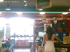 Une salope aux cheveux film porno entier streaming noirs se prend une bite bien dure dans le cul