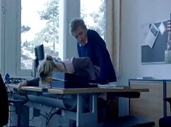 Miki voir porno gratuit Torrez et Antonia Sainz se lèchent et se fistent sur le canapé